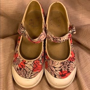 Dansko vegan maryjanes flower pattern clogs/shoes